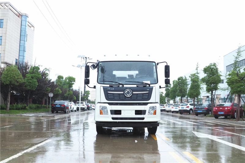 東風天龍后八輪20噸噴霧車，國六綠化噴灑車